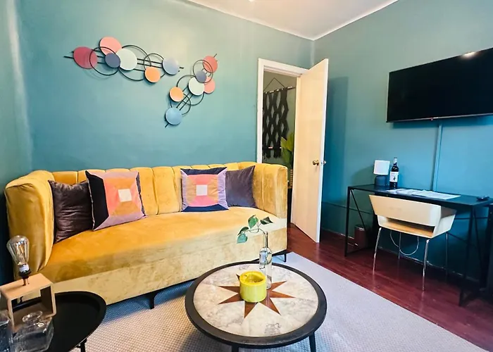 The Simple Life - Tiny In Roma Sur Apartment Mexico City